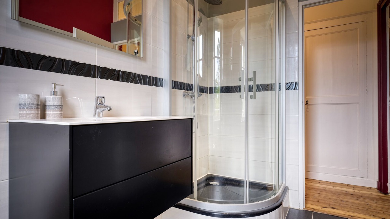 Photo of Bathroom in Thouare-sur-Loire