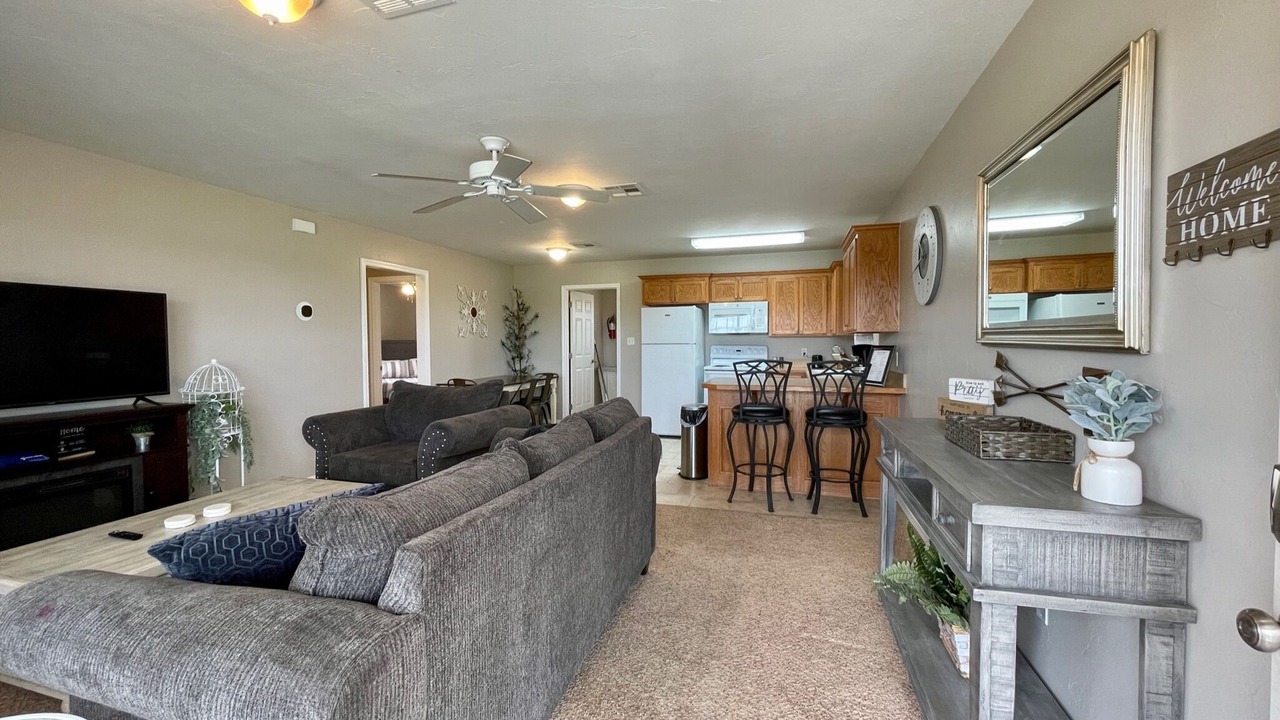 Photo of Livingroom in Ada