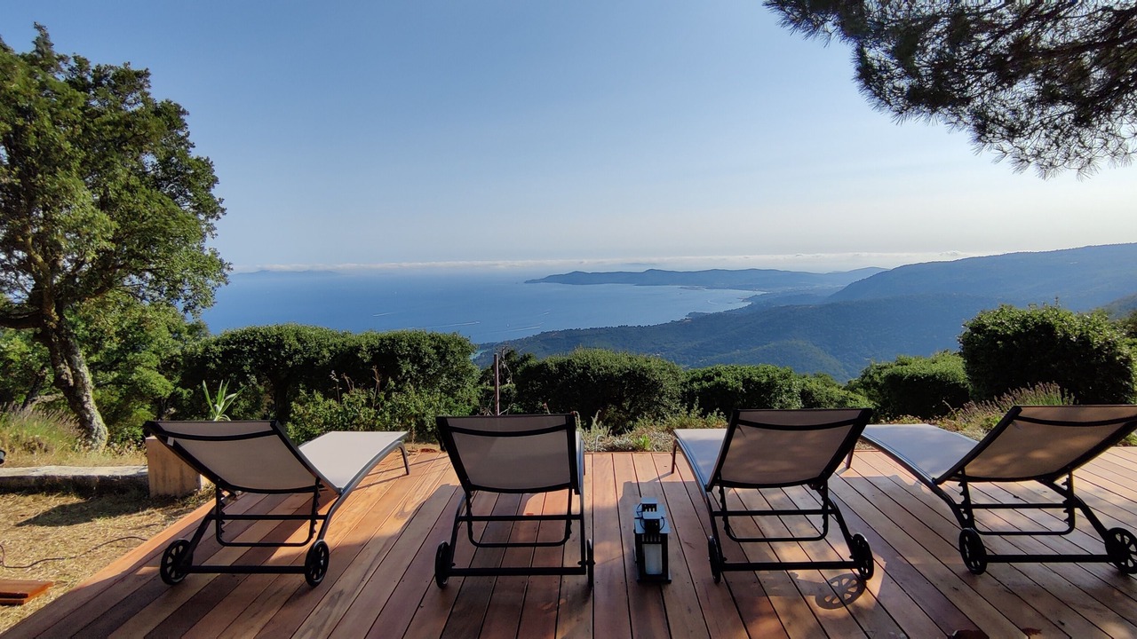 Photo of Patio Balcony in Le Lavandou