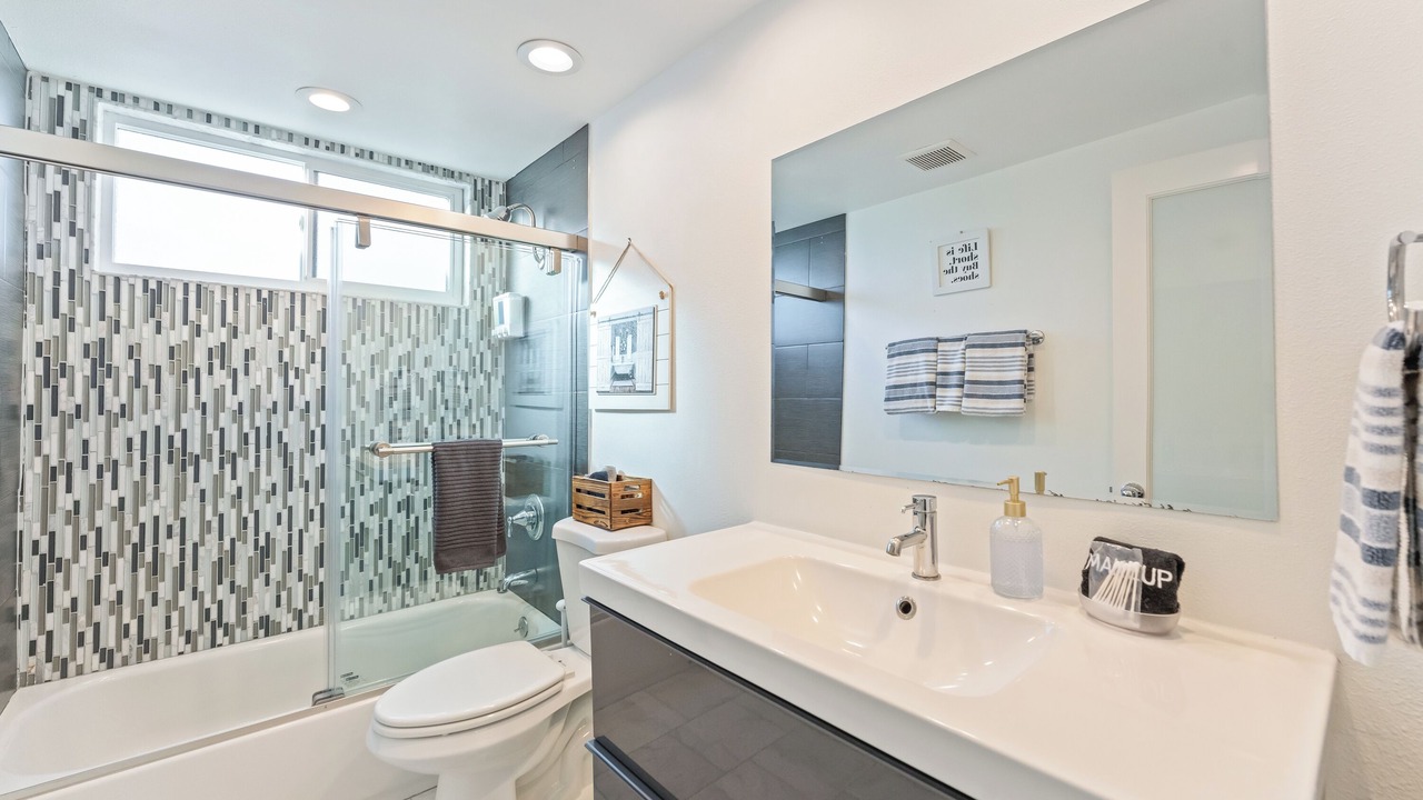 Photo of Bathroom in Silver Strand