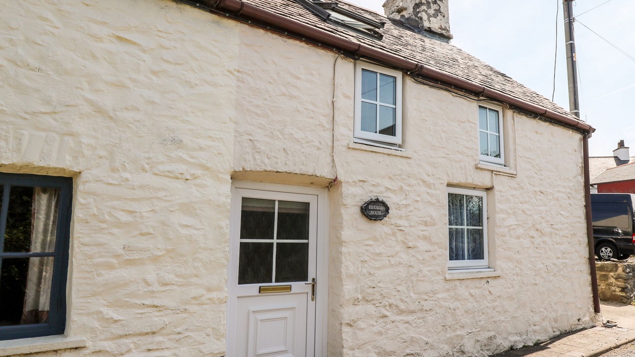 Photo of Outdoor in Llansantffraed