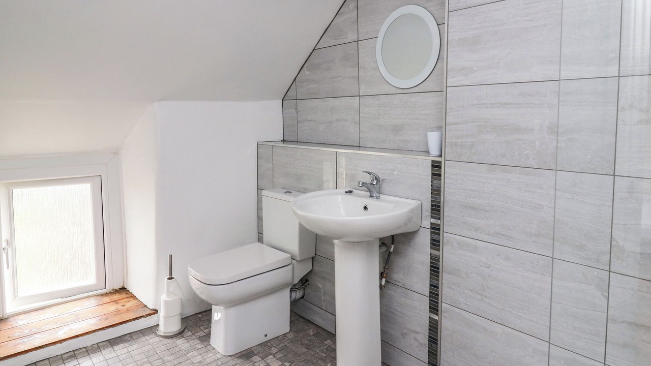 Photo of Bathroom in Llansantffraed