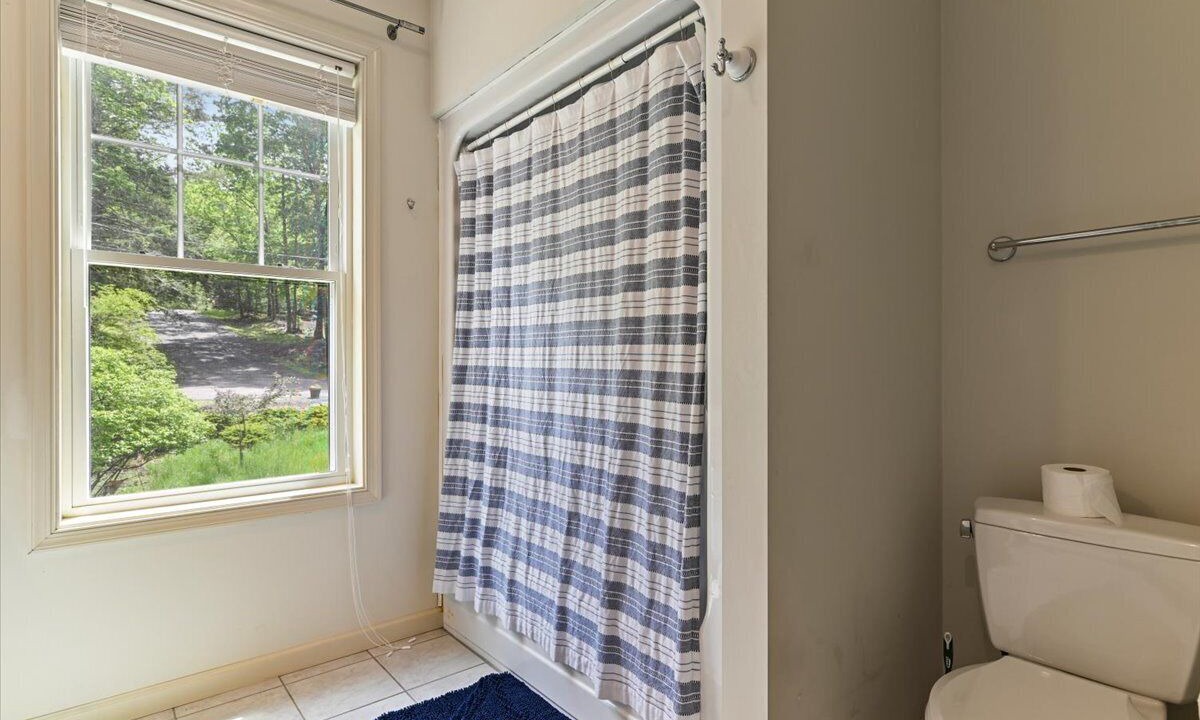Photo of Bathroom in Drums