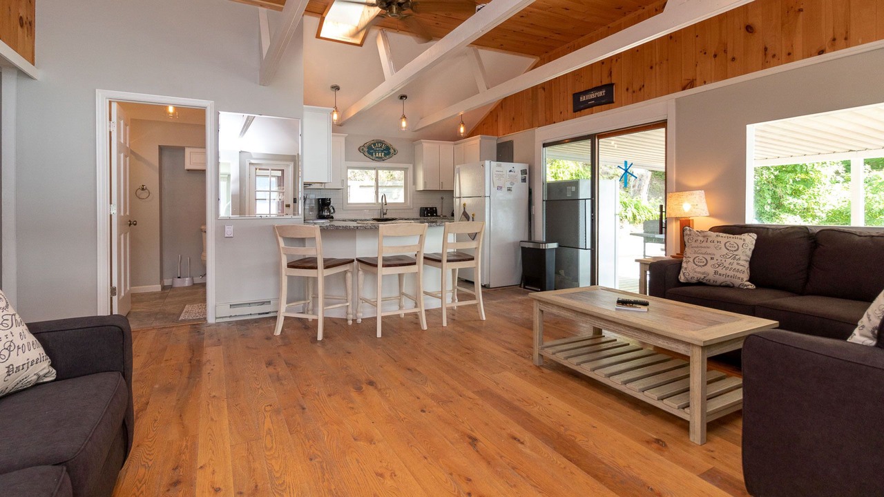 Photo of Livingroom in Hammondsport