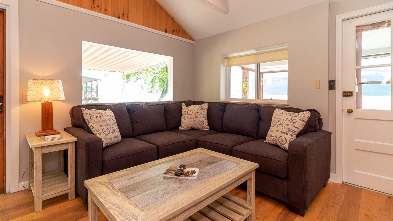 Photo of Livingroom in Hammondsport