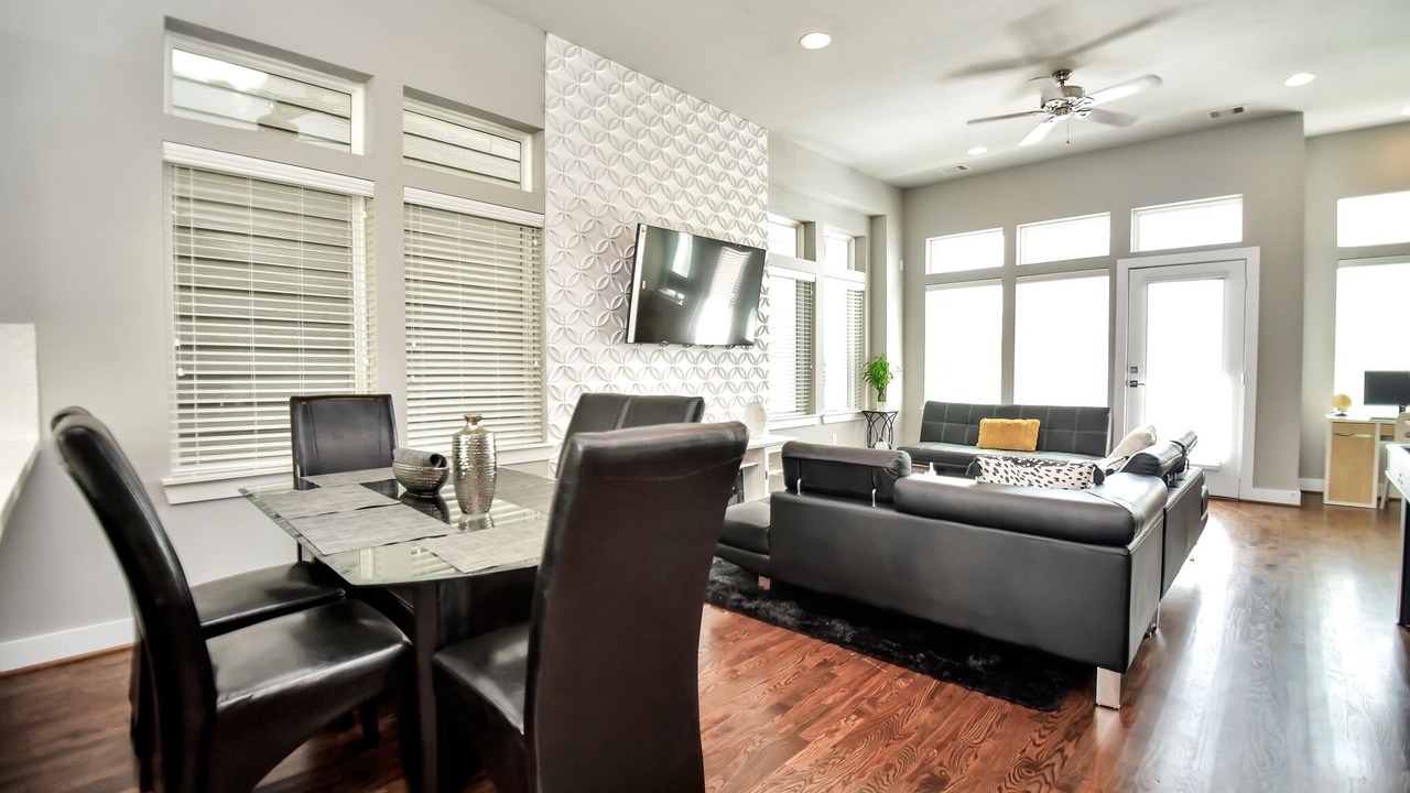 Photo of Livingroom in East Downtown Houston