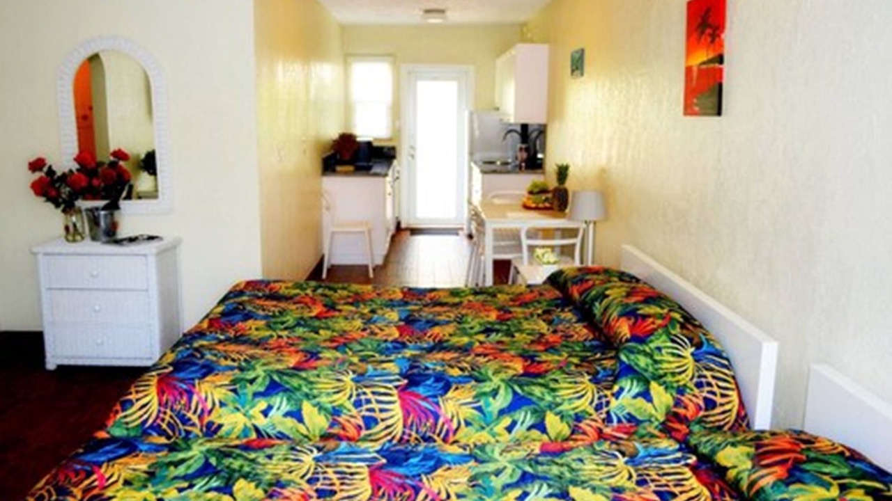 Photo of Bedroom in Hollywood Lakes