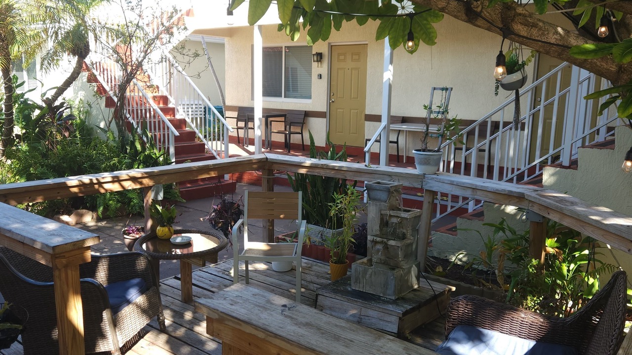 Photo of Outdoor in Hollywood Lakes