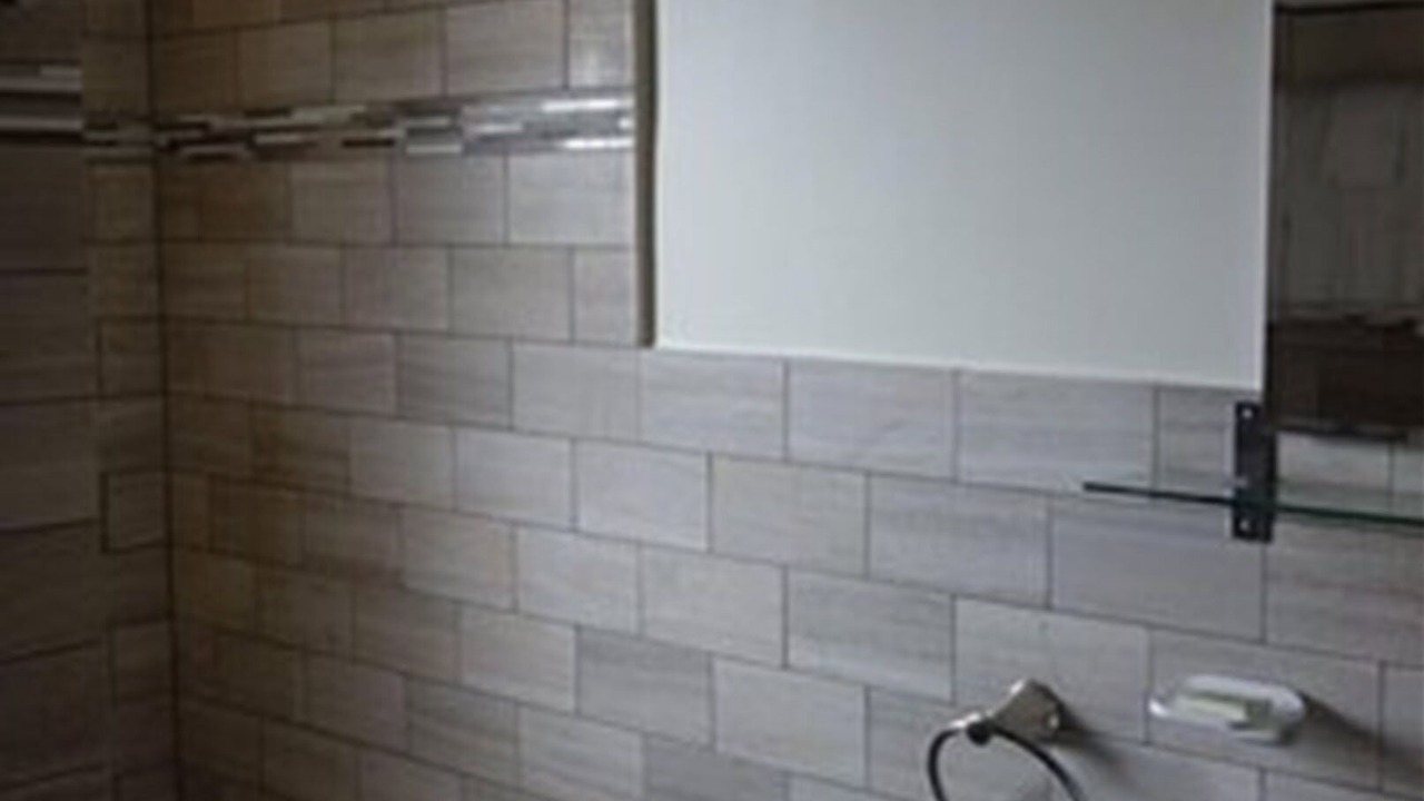 Photo of Bathroom in Hollywood Lakes