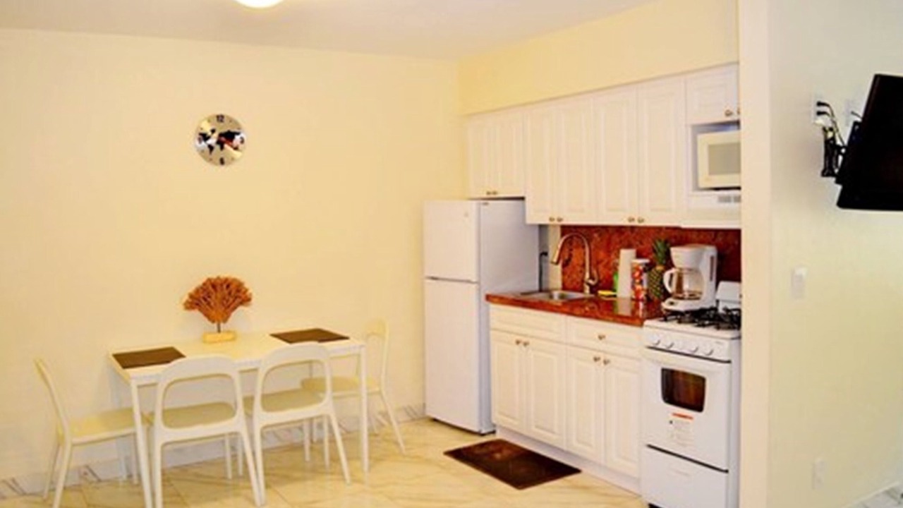 Photo of Kitchen in Hollywood Lakes