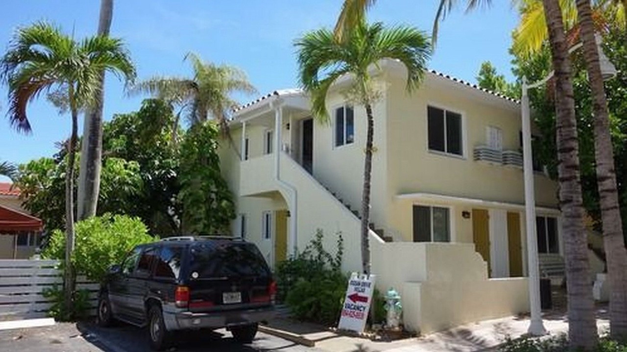 Photo of Outdoor in Hollywood Lakes