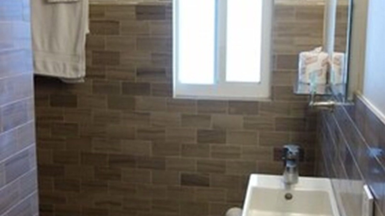 Photo of Bathroom in Hollywood Lakes