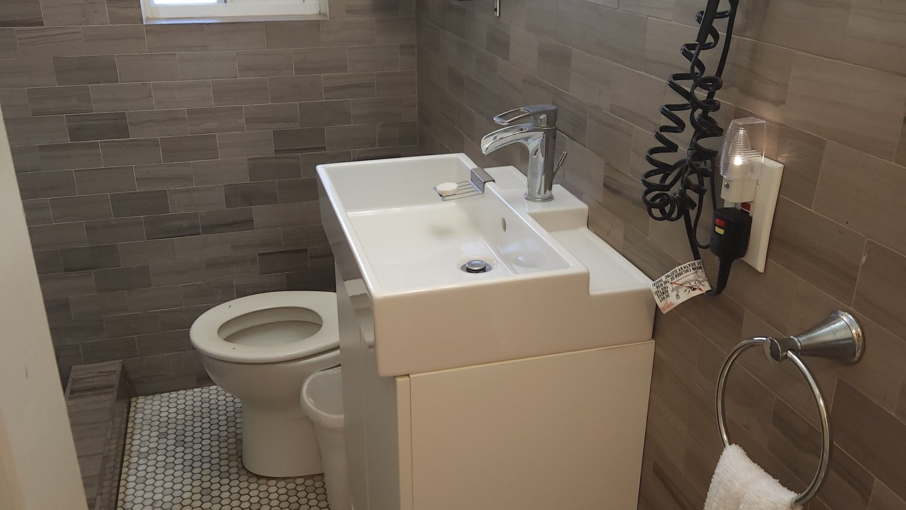 Photo of Bathroom in Hollywood Lakes