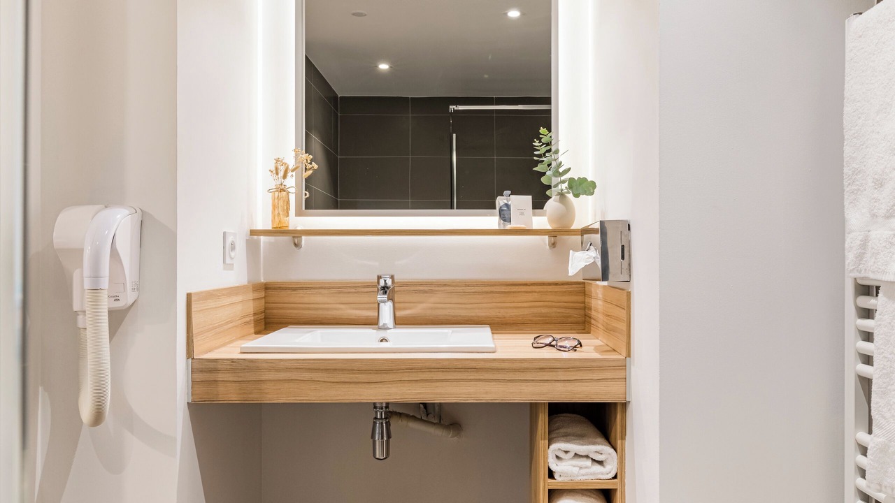 Photo of Bathroom in Yves Farge - Le Fleuve