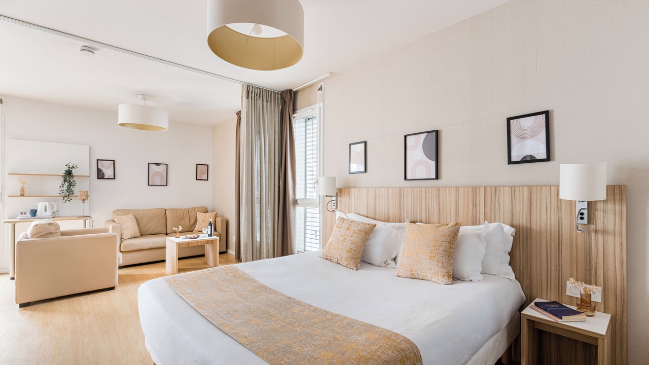 Photo of Bedroom in Yves Farge - Le Fleuve