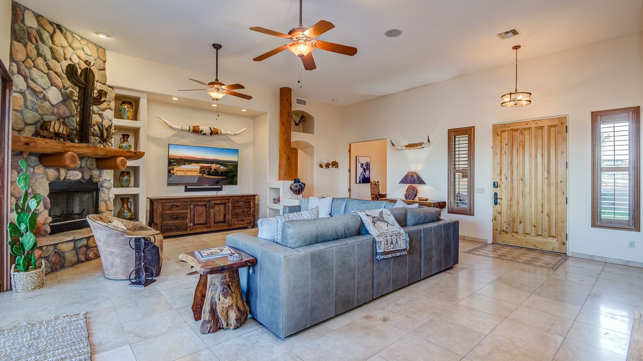 Photo of Livingroom in Rio Verde Foothills