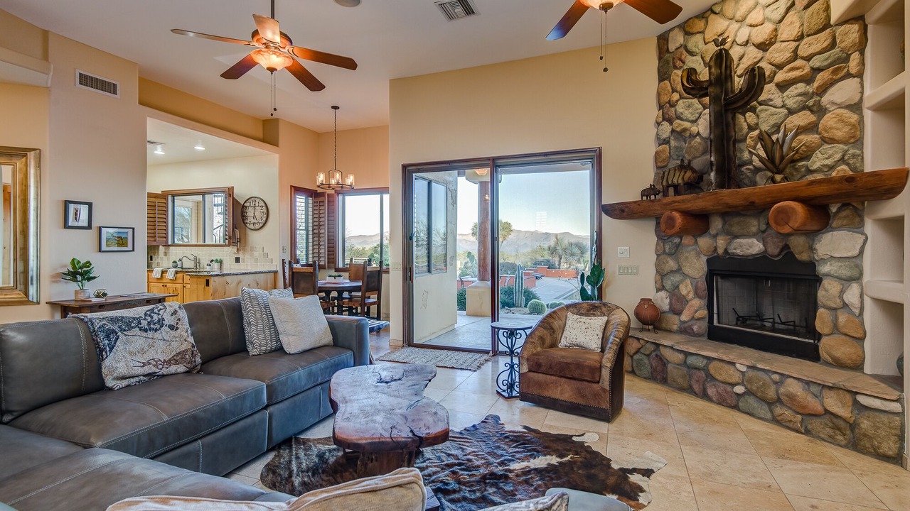 Photo of Livingroom in Rio Verde Foothills