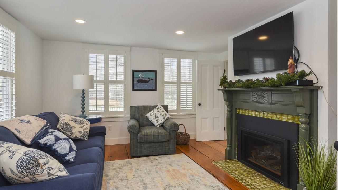 Photo of Livingroom in Pocasset