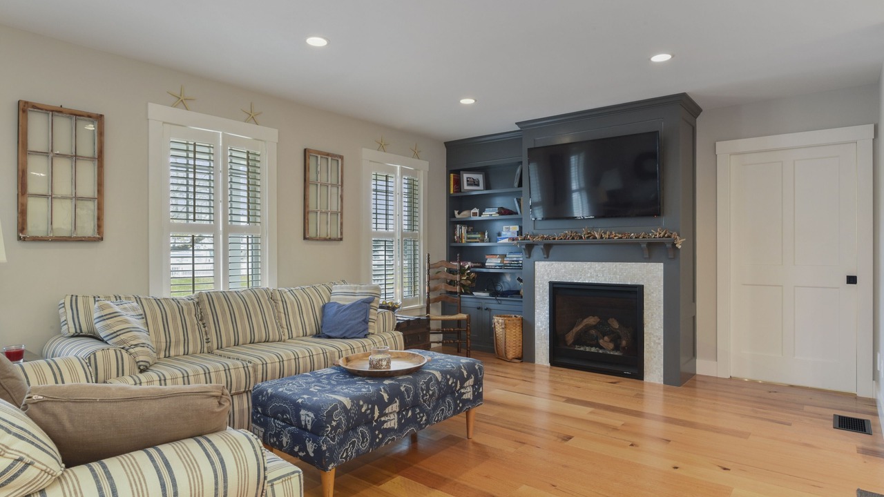 Photo of Livingroom in Pocasset