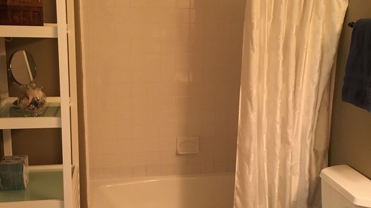 Photo of Bathroom in Curiosity Cave