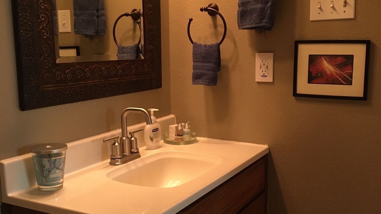 Photo of Bathroom in Curiosity Cave
