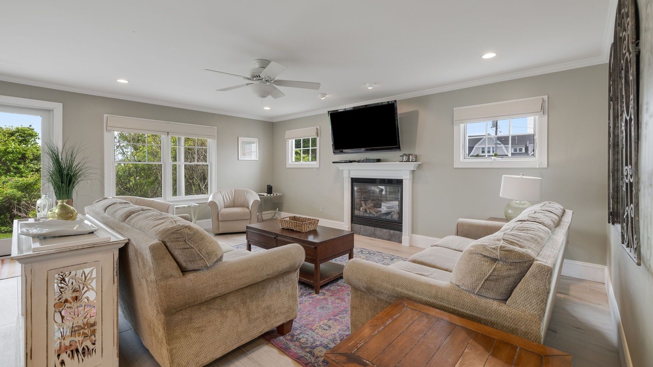 Photo of Livingroom in Northwest Harwich