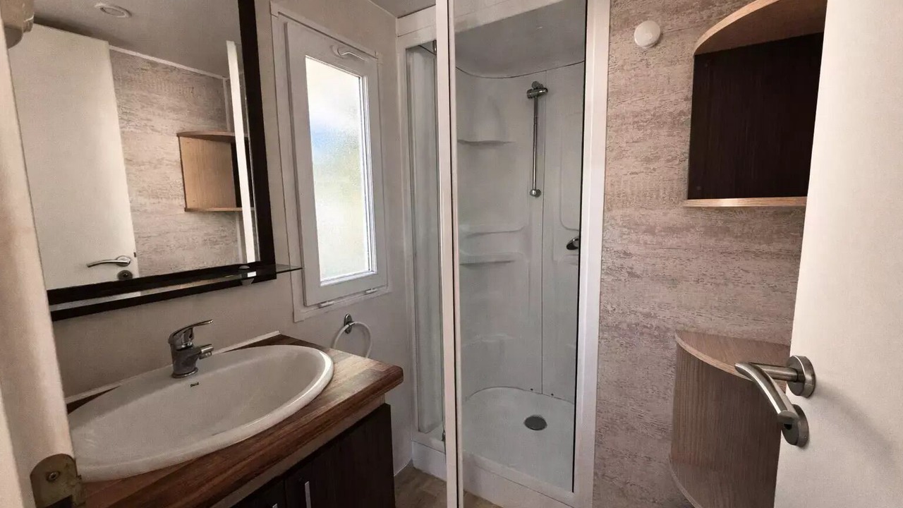 Photo of Bathroom in Recoules-Previnquieres