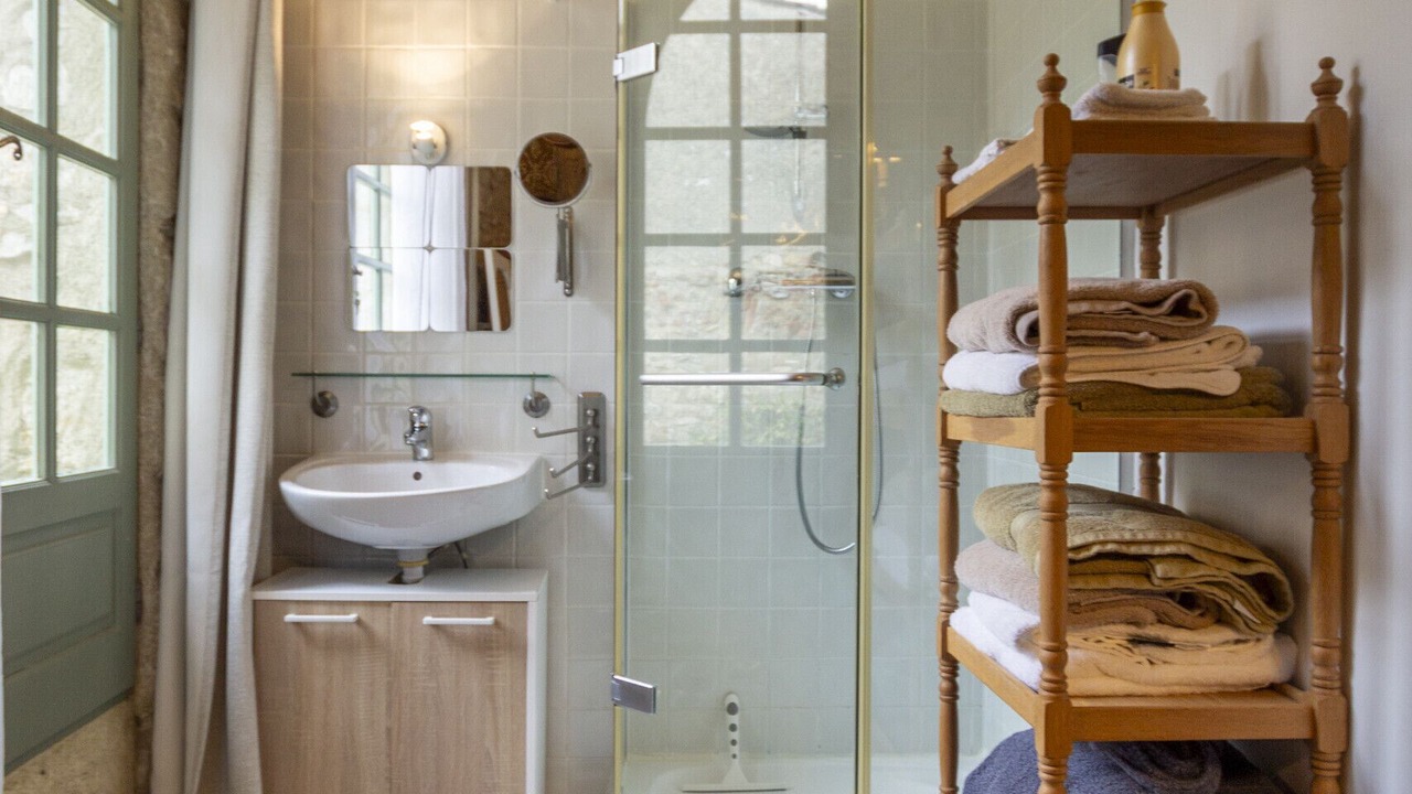 Photo of Bathroom in La Bastide-sur-l'Hers