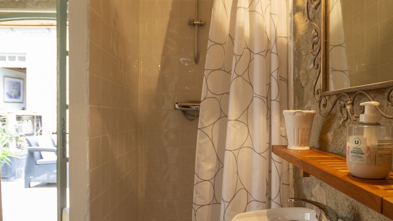 Photo of Bathroom in La Bastide-sur-l'Hers