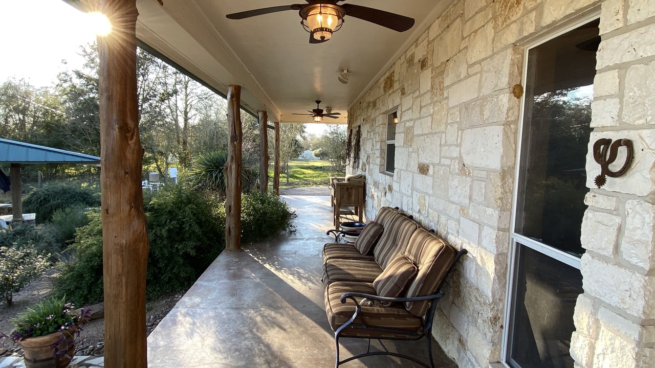 Photo of Patio Balcony in Hempstead