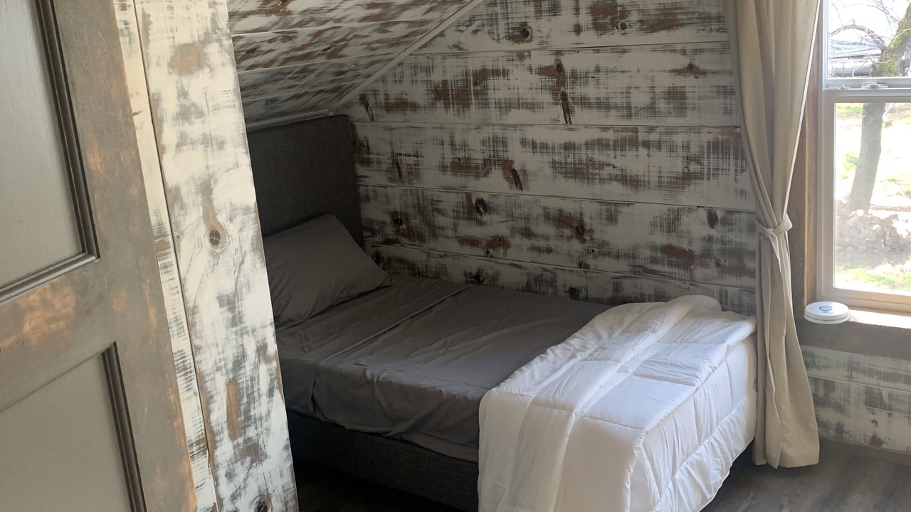 Photo of Bedroom in Cedar Ridge