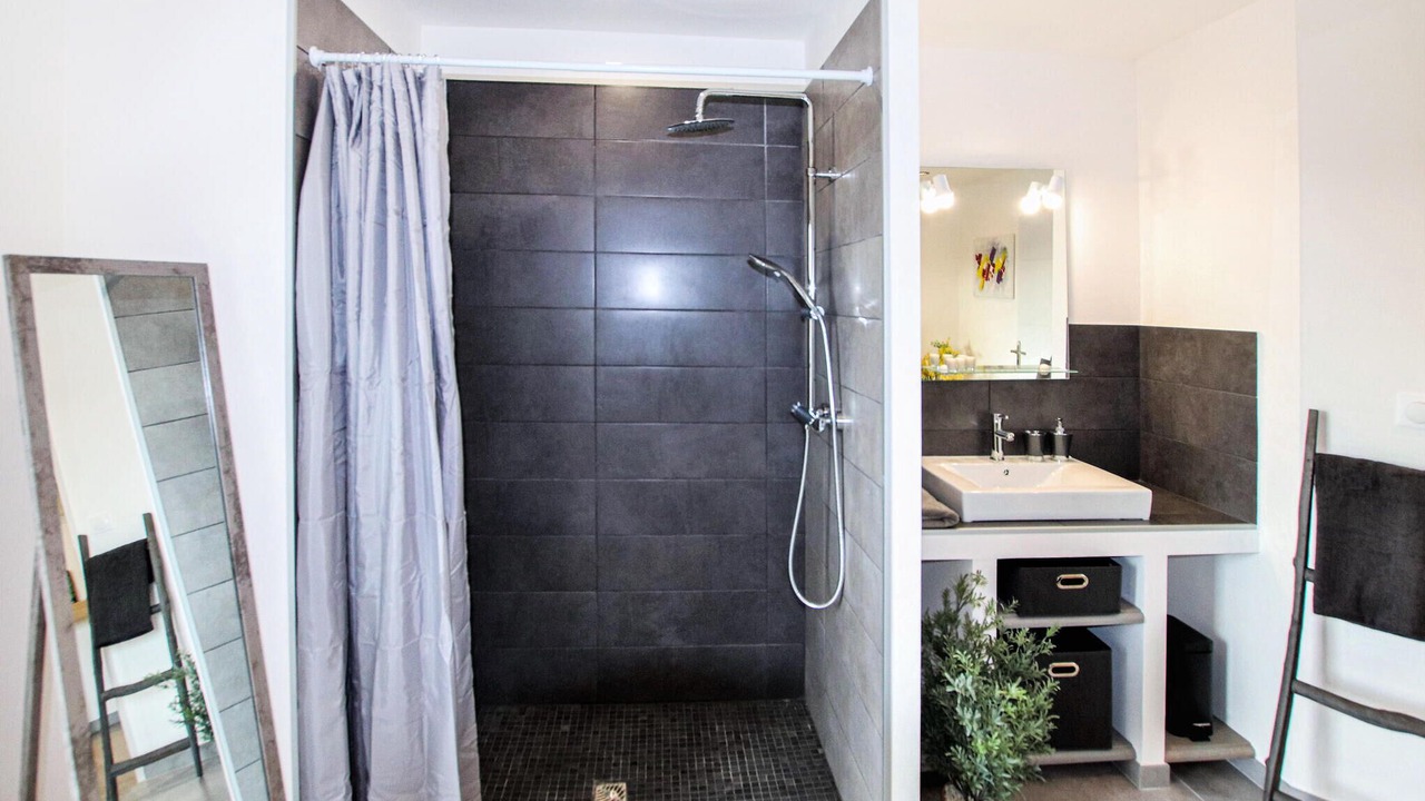 Photo of Bathroom in Salon-de-Provence