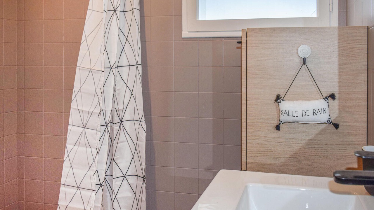 Photo of Bathroom in Pleherel-Plage-Vieux-Bourg
