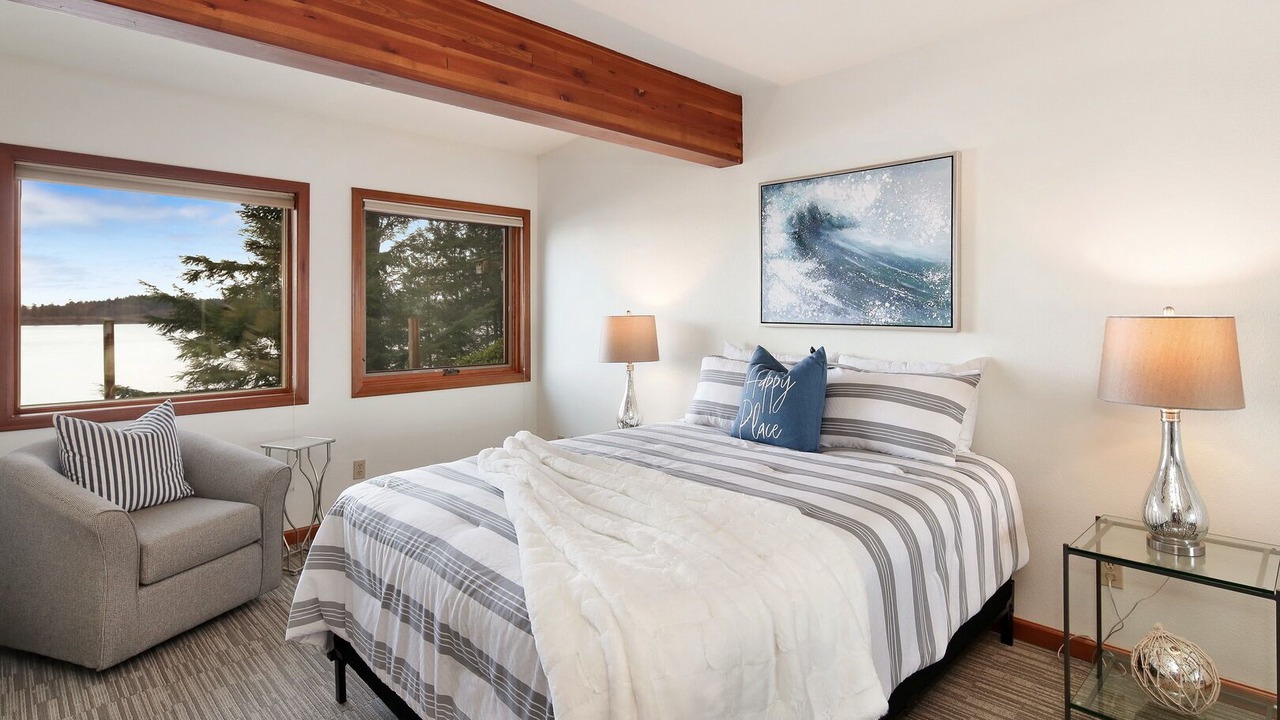 Photo of Bedroom in Lummi Island