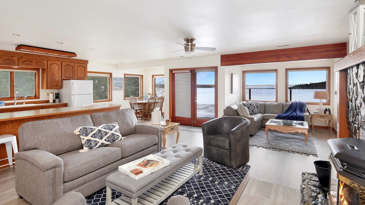 Photo of Livingroom in Lummi Island