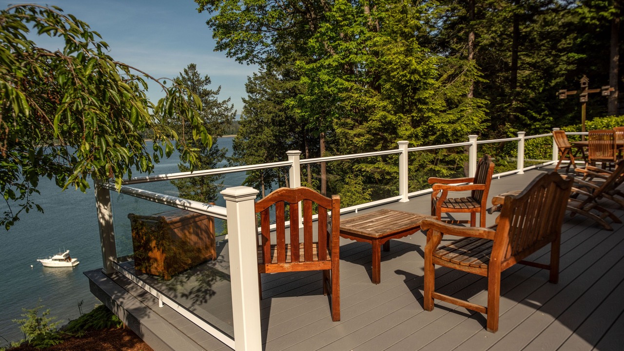 Photo of Patio Balcony in Lummi Island