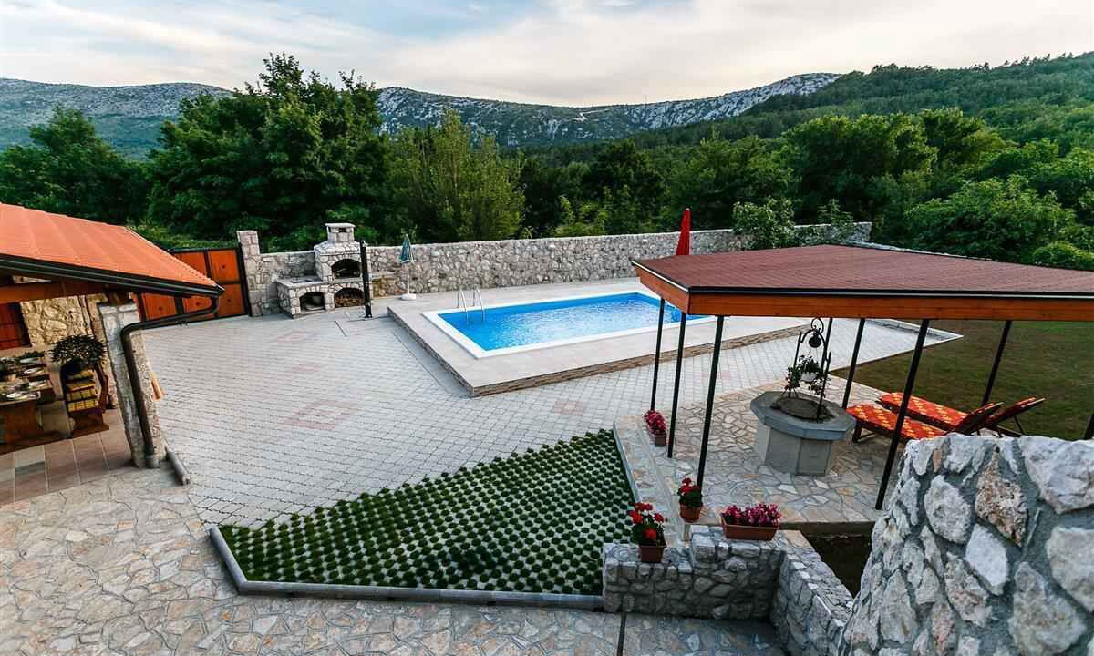 Photo of Outdoor in Drivenik