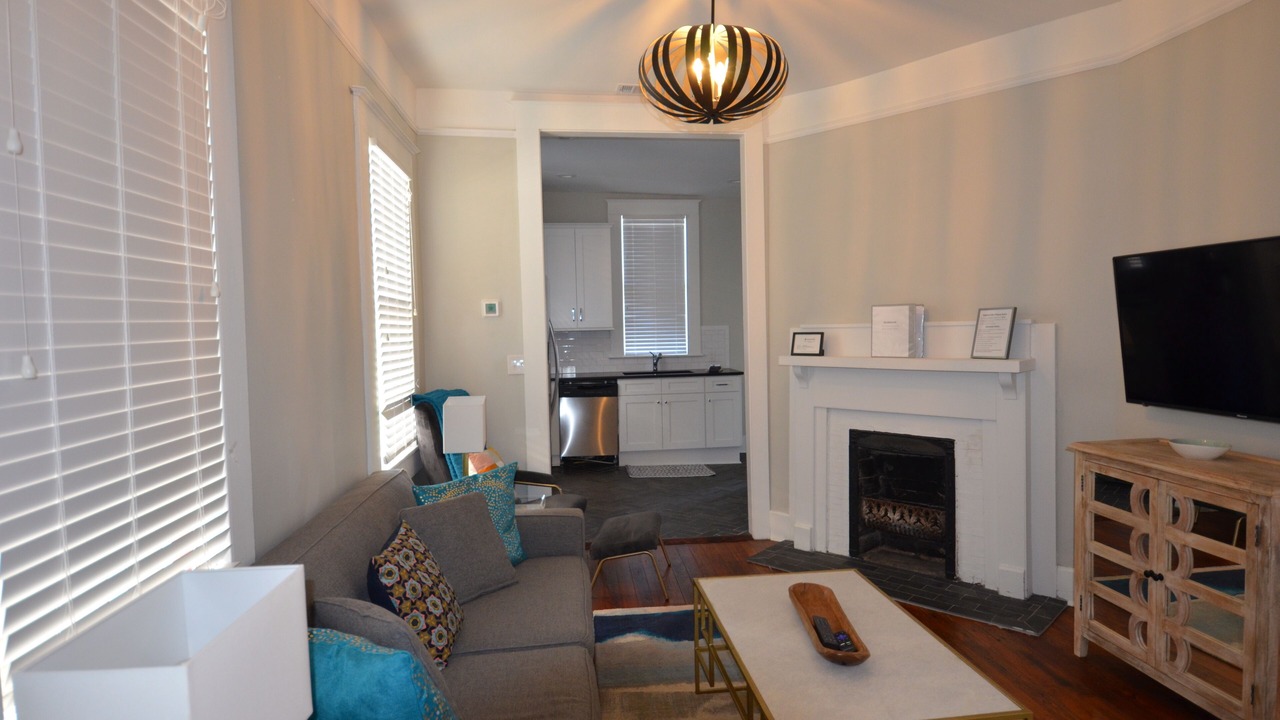 Photo of Livingroom in Thomas Square