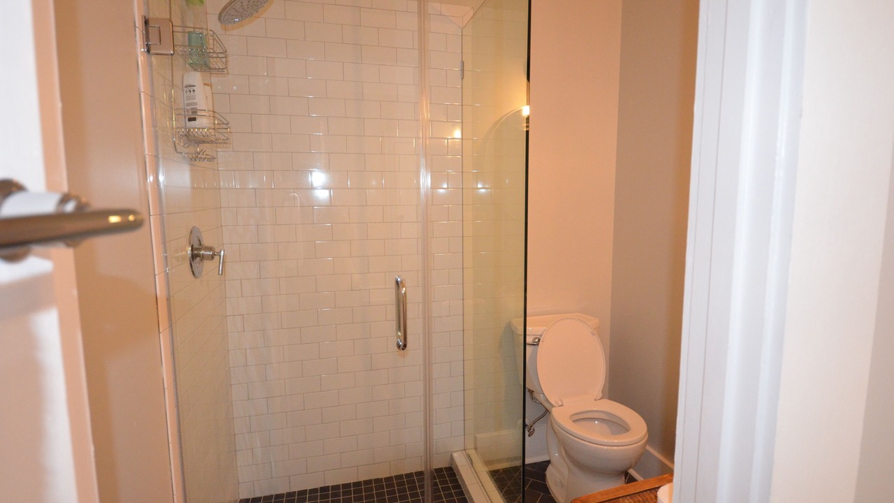 Photo of Bathroom in Thomas Square