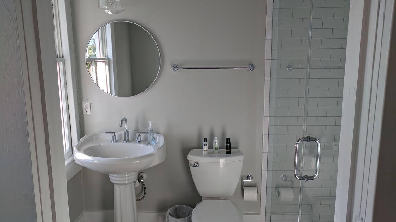 Photo of Bathroom in Thomas Square