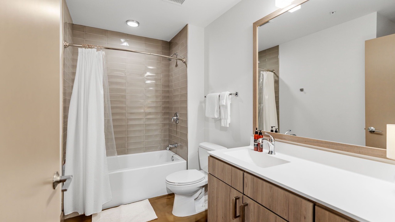 Photo of Bathroom in Warehouse District