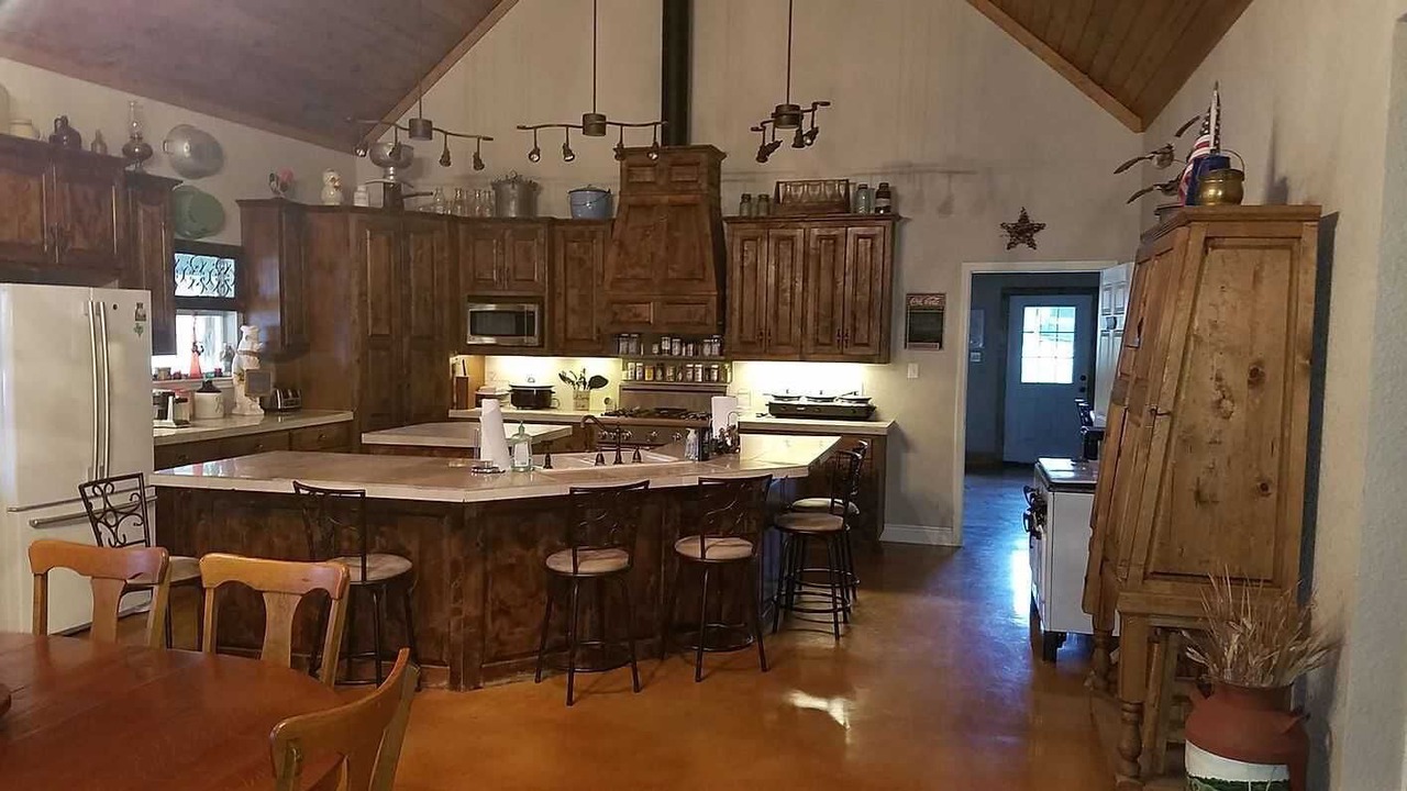 Photo of Others in Bandera