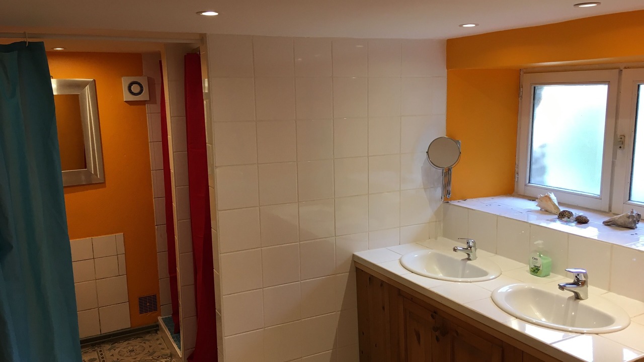 Photo of Bathroom in Eance