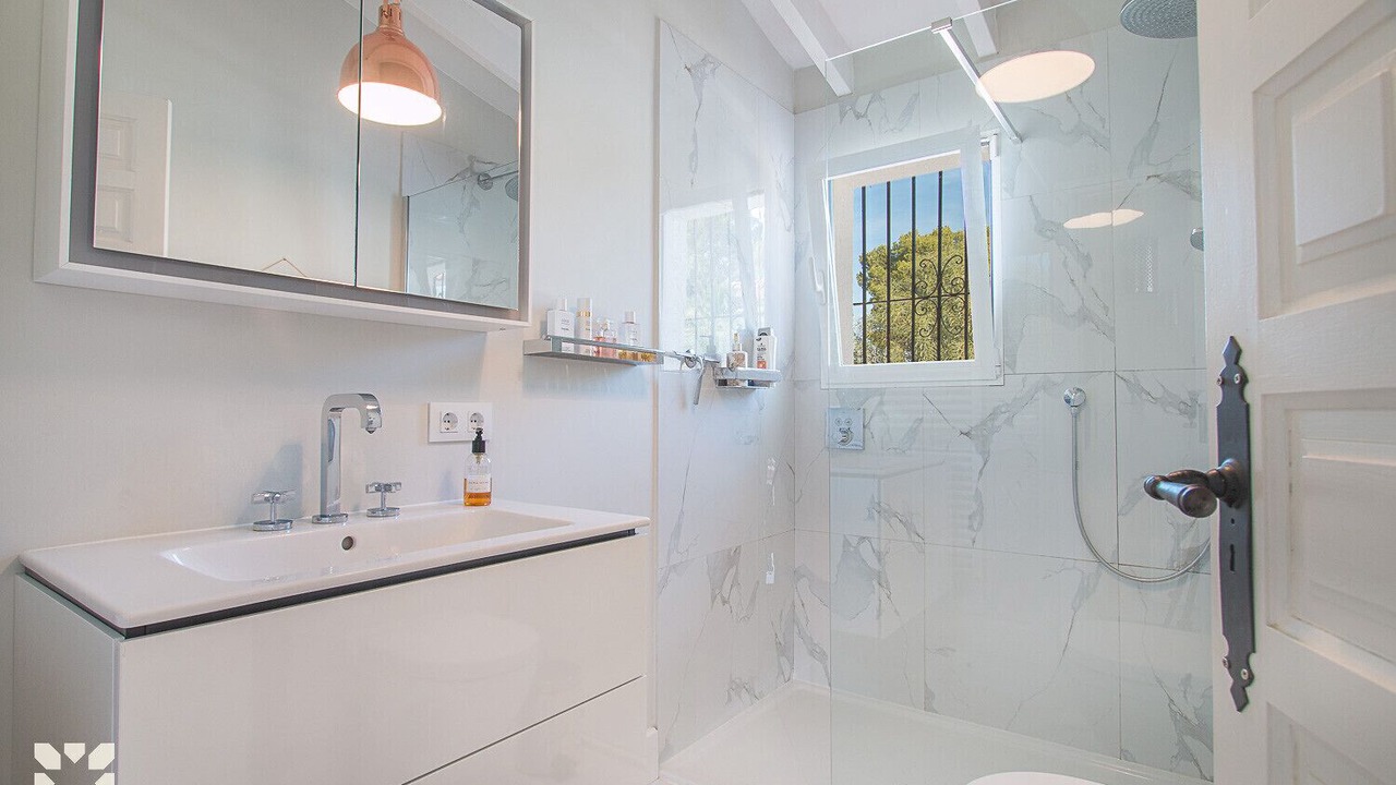 Photo of Bathroom in Empedrola