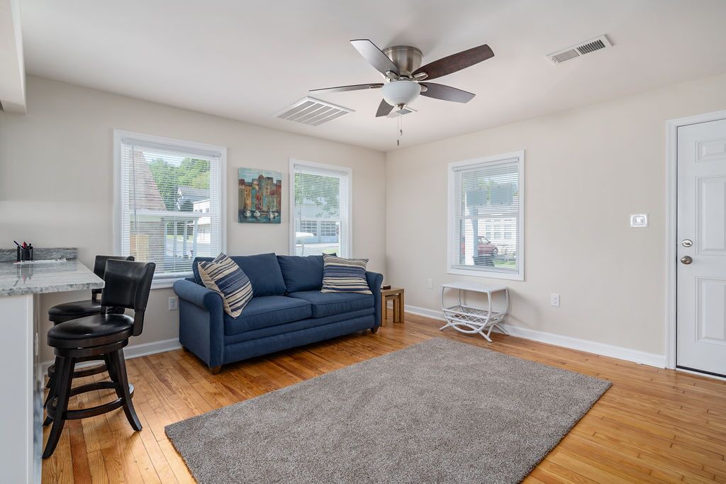 Photo of Livingroom in Fairview Beach