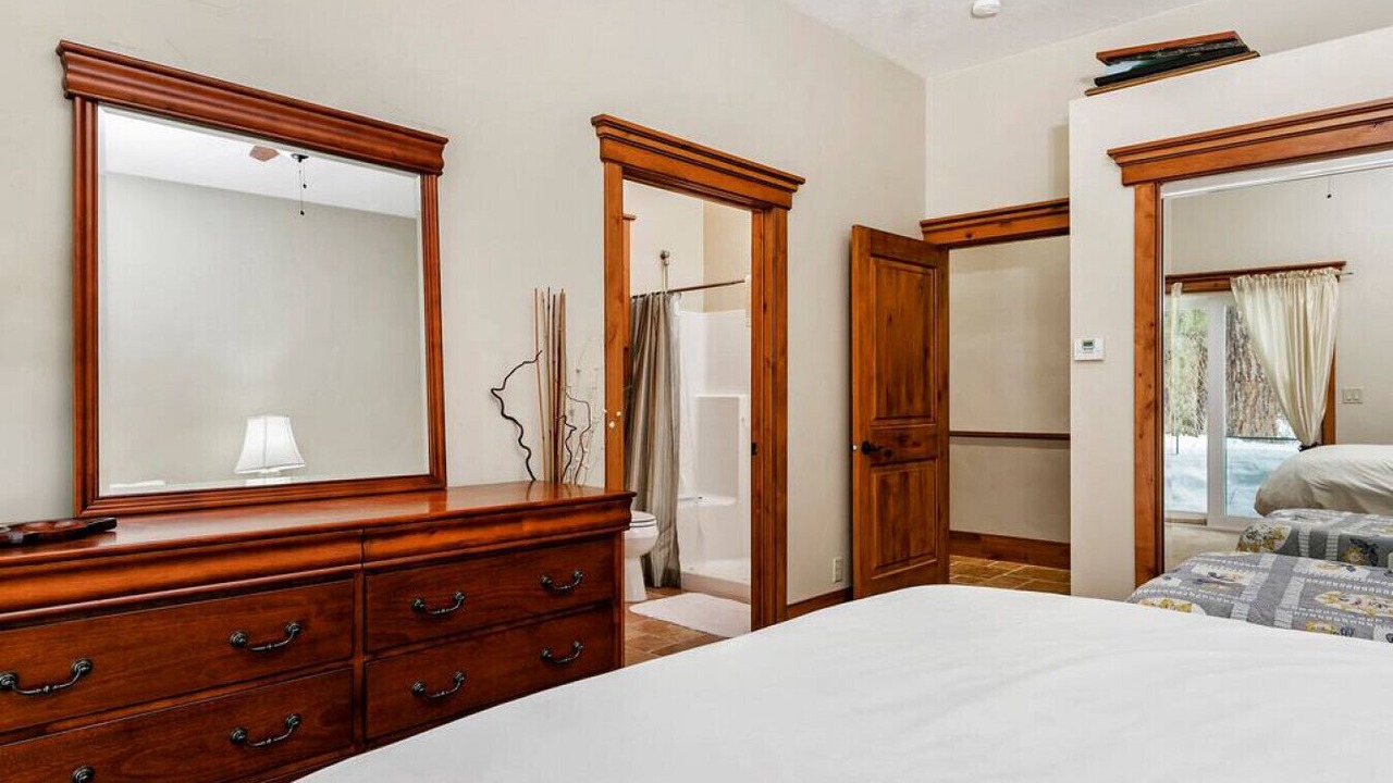 Photo of Bedroom in Cascade