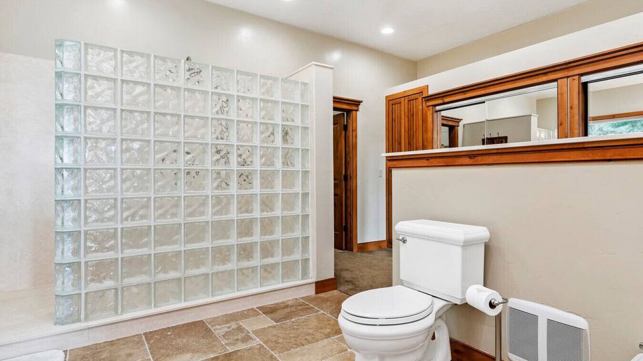 Photo of Bathroom in Cascade