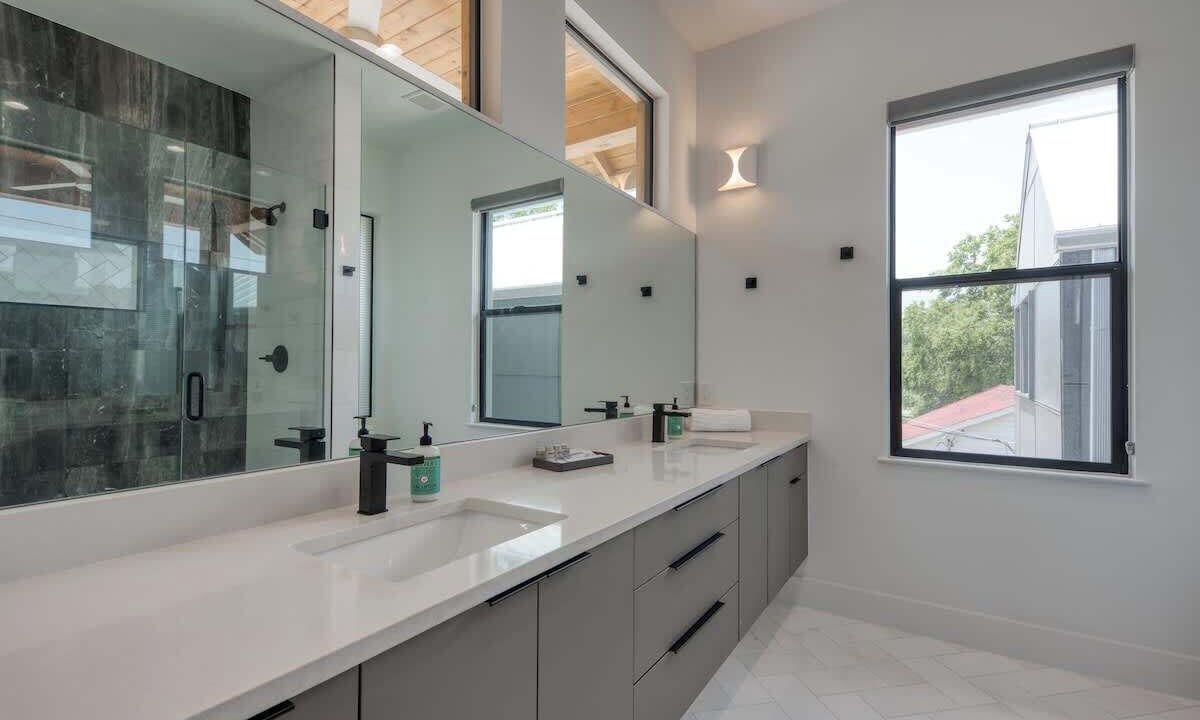 Photo of Bathroom in Southtown