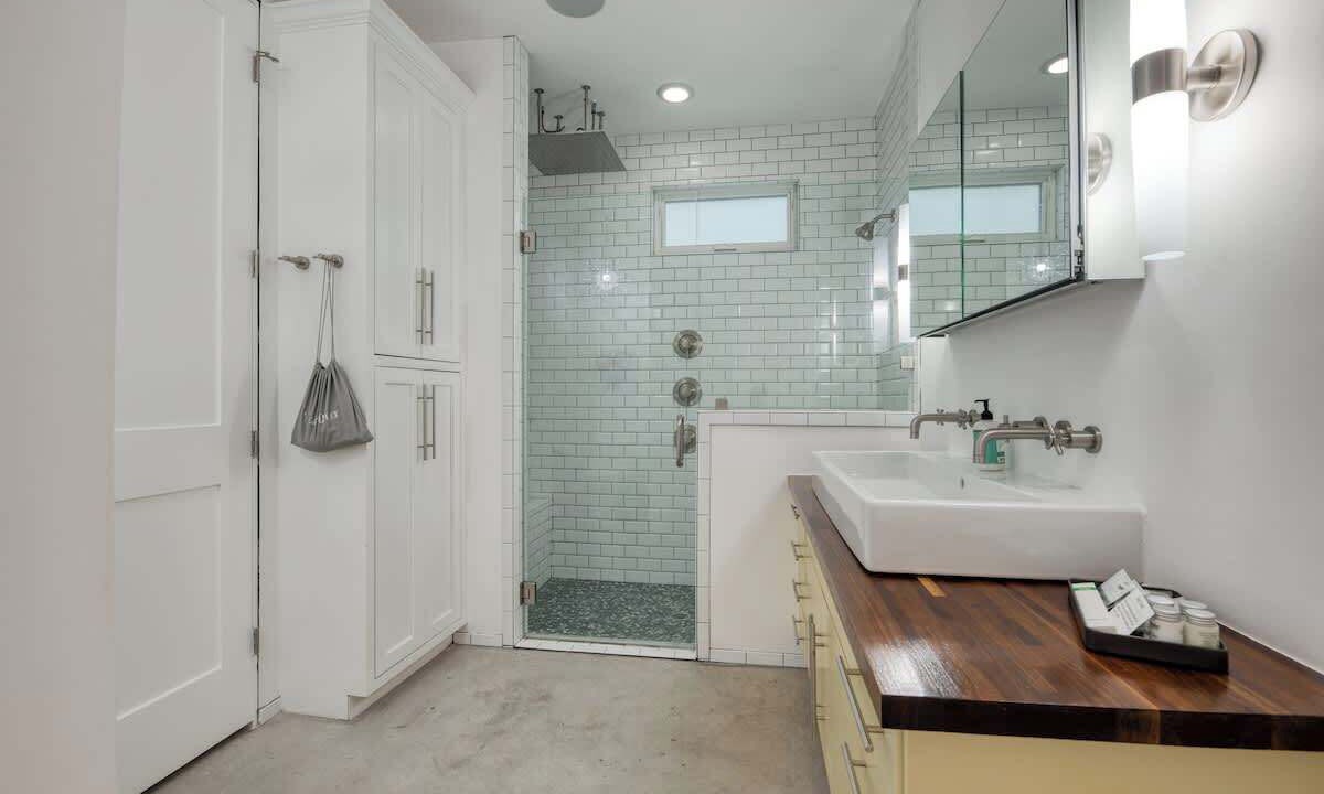 Photo of Bathroom in Southtown