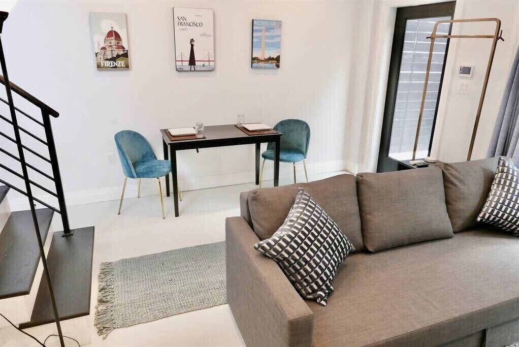 Photo of Livingroom in Shaw